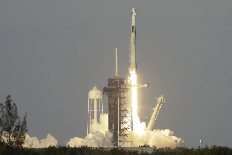 SpaceX launches a new crew to the space station to replace NASA’s stuck astronauts